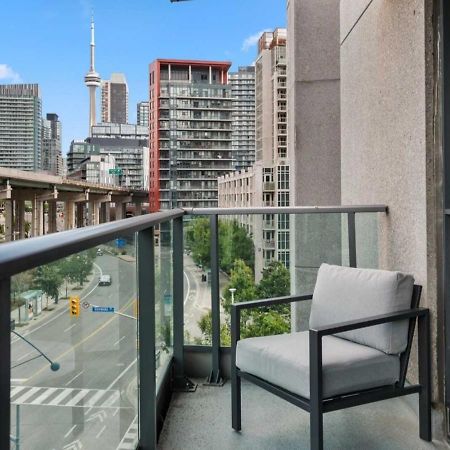 Cn Tower View With Free Parking, Pool, & More Amenities Toronto Dış mekan fotoğraf