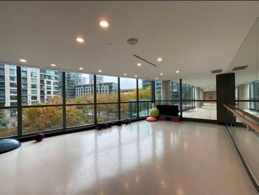 Cn Tower View With Free Parking, Pool, & More Amenities Toronto Dış mekan fotoğraf
