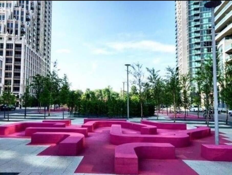 Cn Tower View With Free Parking, Pool, & More Amenities Toronto Dış mekan fotoğraf